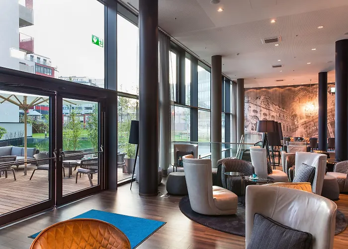 One Wien-hauptbahnhof Готель 3*